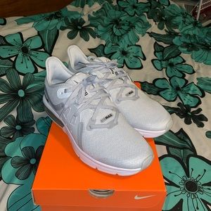 Nike air max sequent